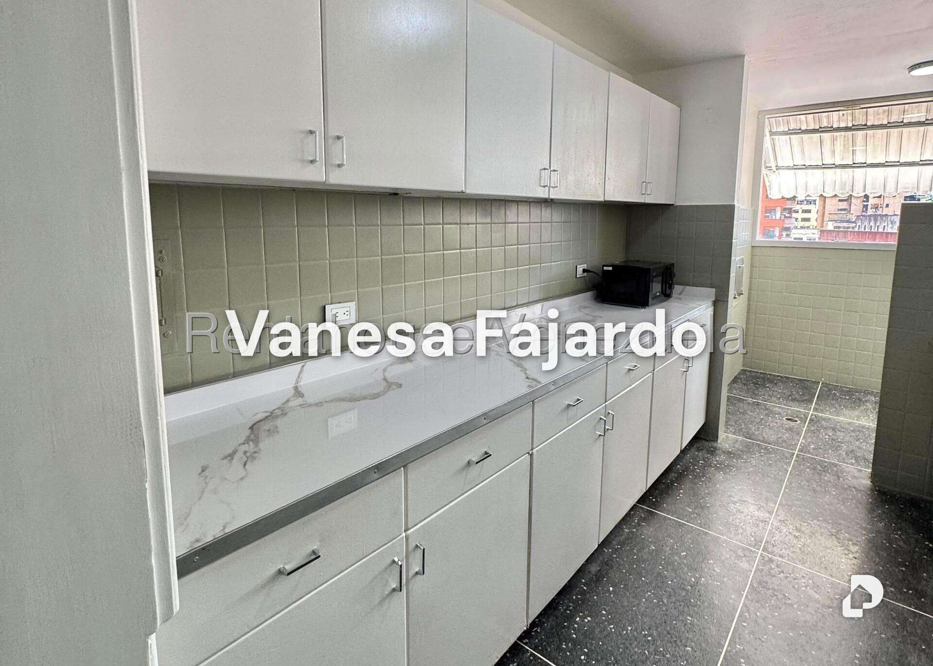 Apartamento en Sabana Grande, Caracas – 12