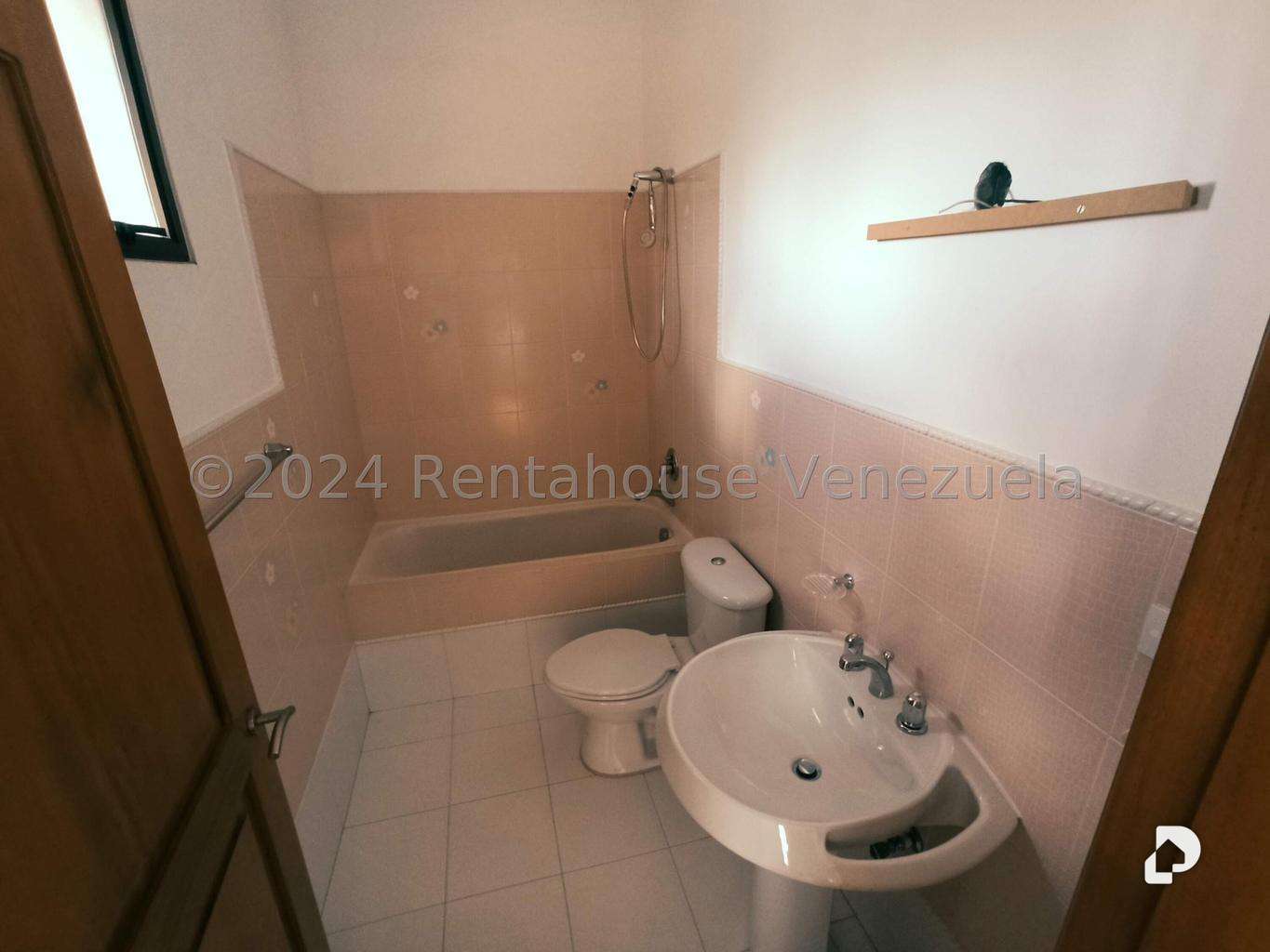 Casa en La Lagunita Country Club, Caracas – 16