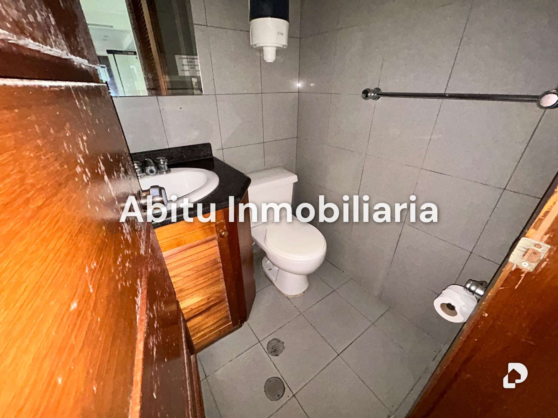 Local comercial en Urbanización Playa El Ángel, Margarita – 9