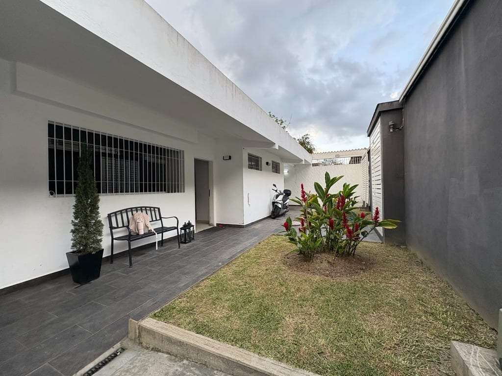 Casa en Los Castores, Altos Mirandinos - 1