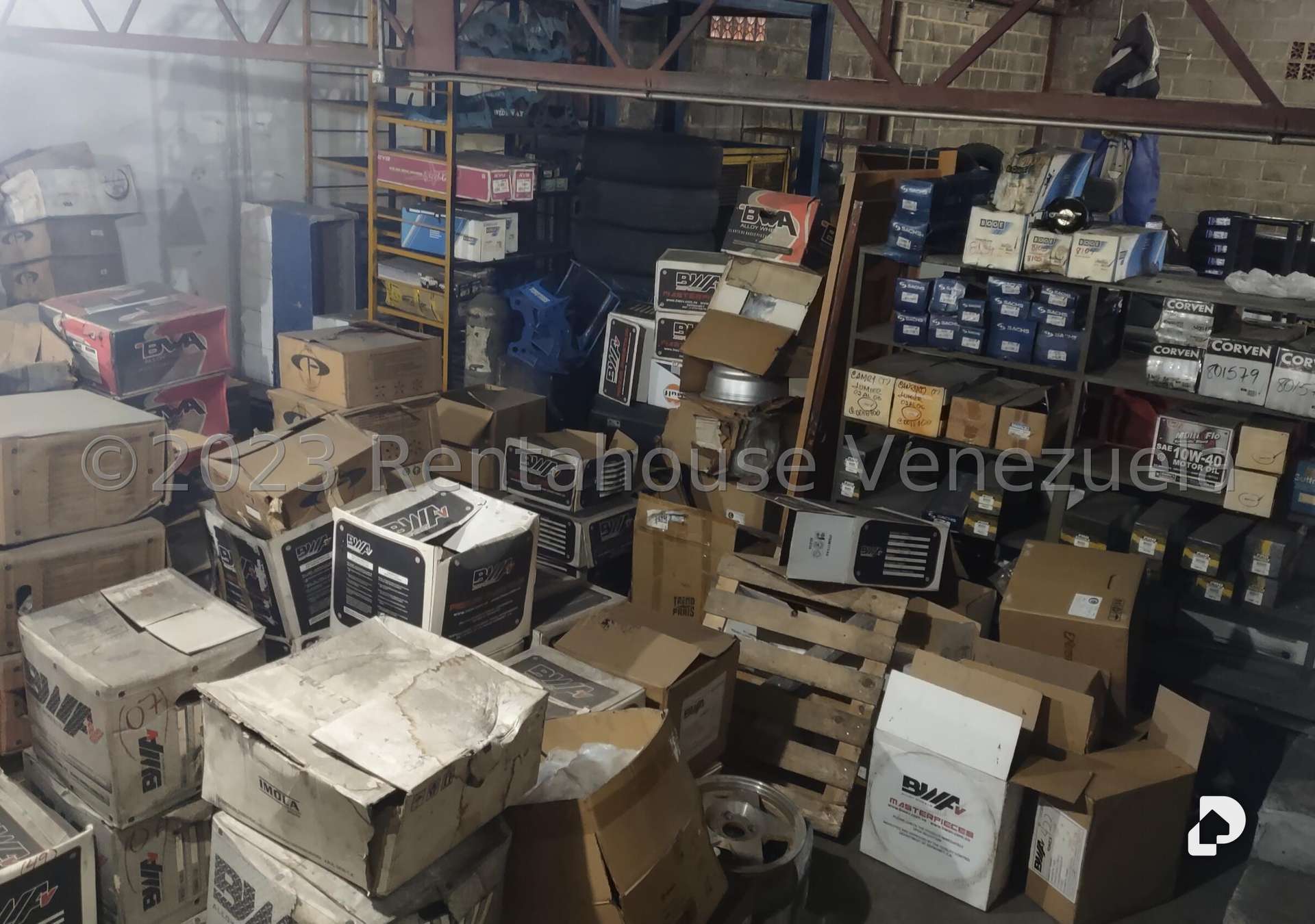 Local comercial en Montecristo, Caracas – 18