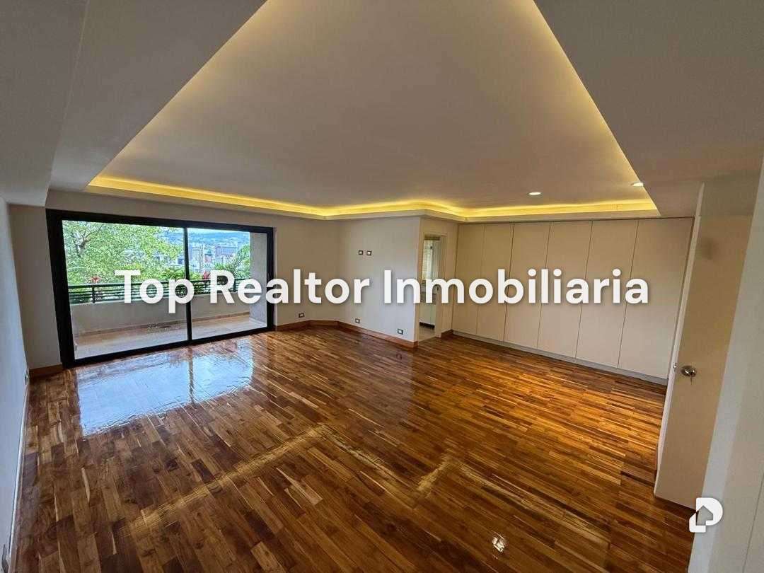 Apartamento en Altamira, Caracas – 11
