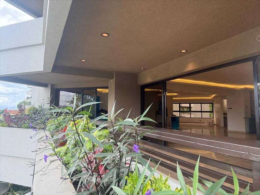 Apartamento en Altamira, Caracas - 1
