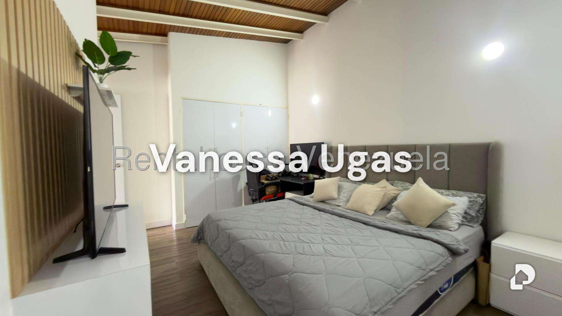 Casa en Alto Prado, Caracas – 25