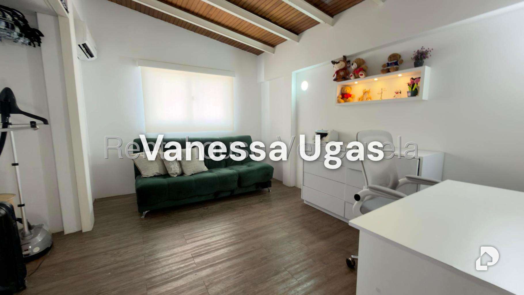 Casa en Alto Prado, Caracas – 22