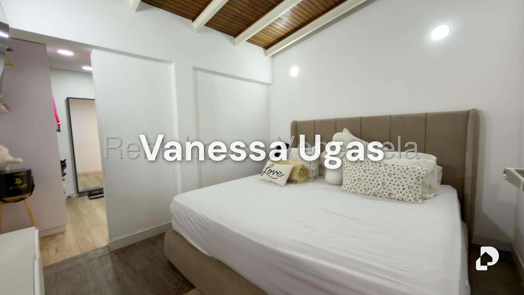 Casa en Alto Prado, Caracas – 19