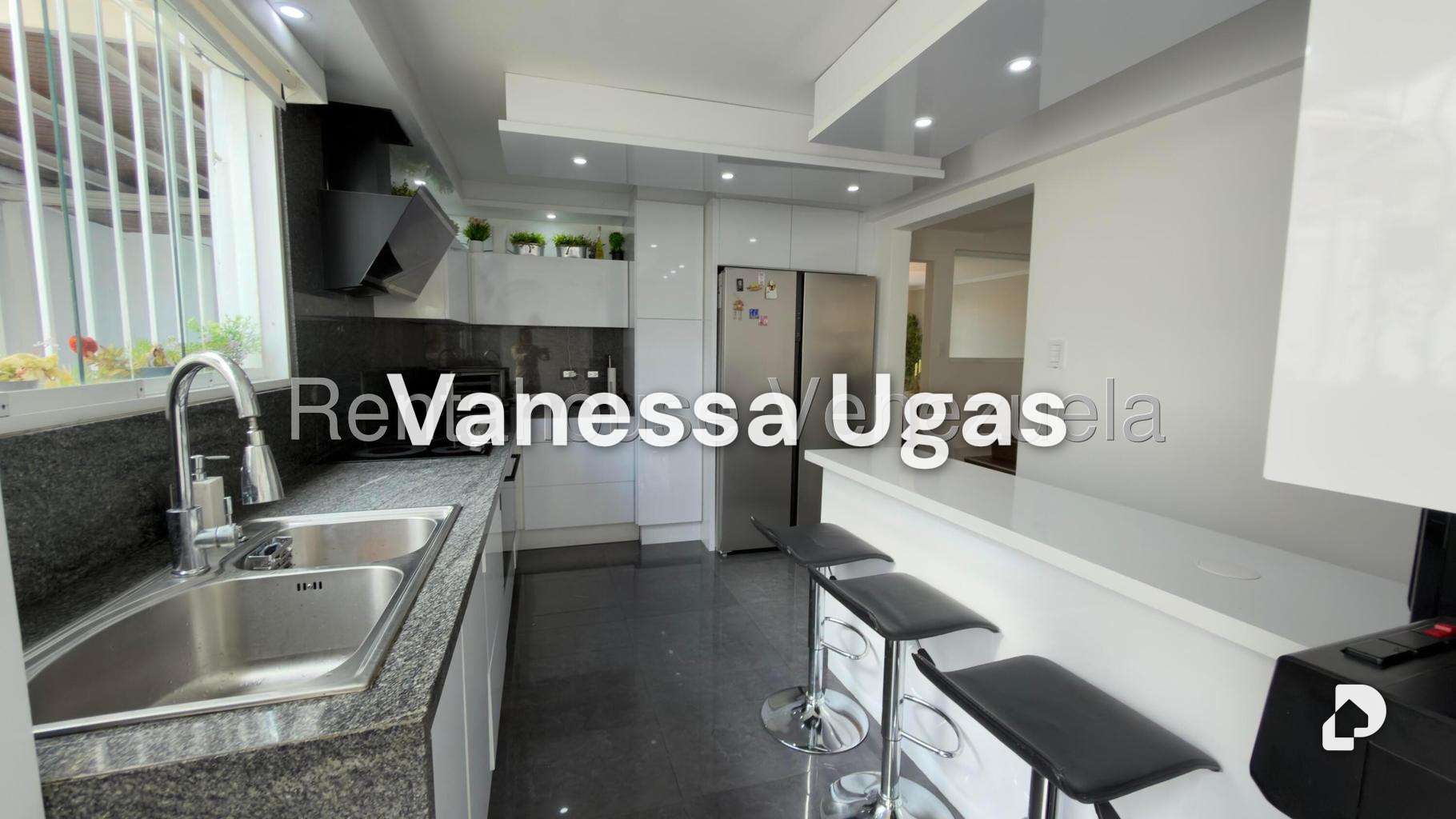 Casa en Alto Prado, Caracas – 12