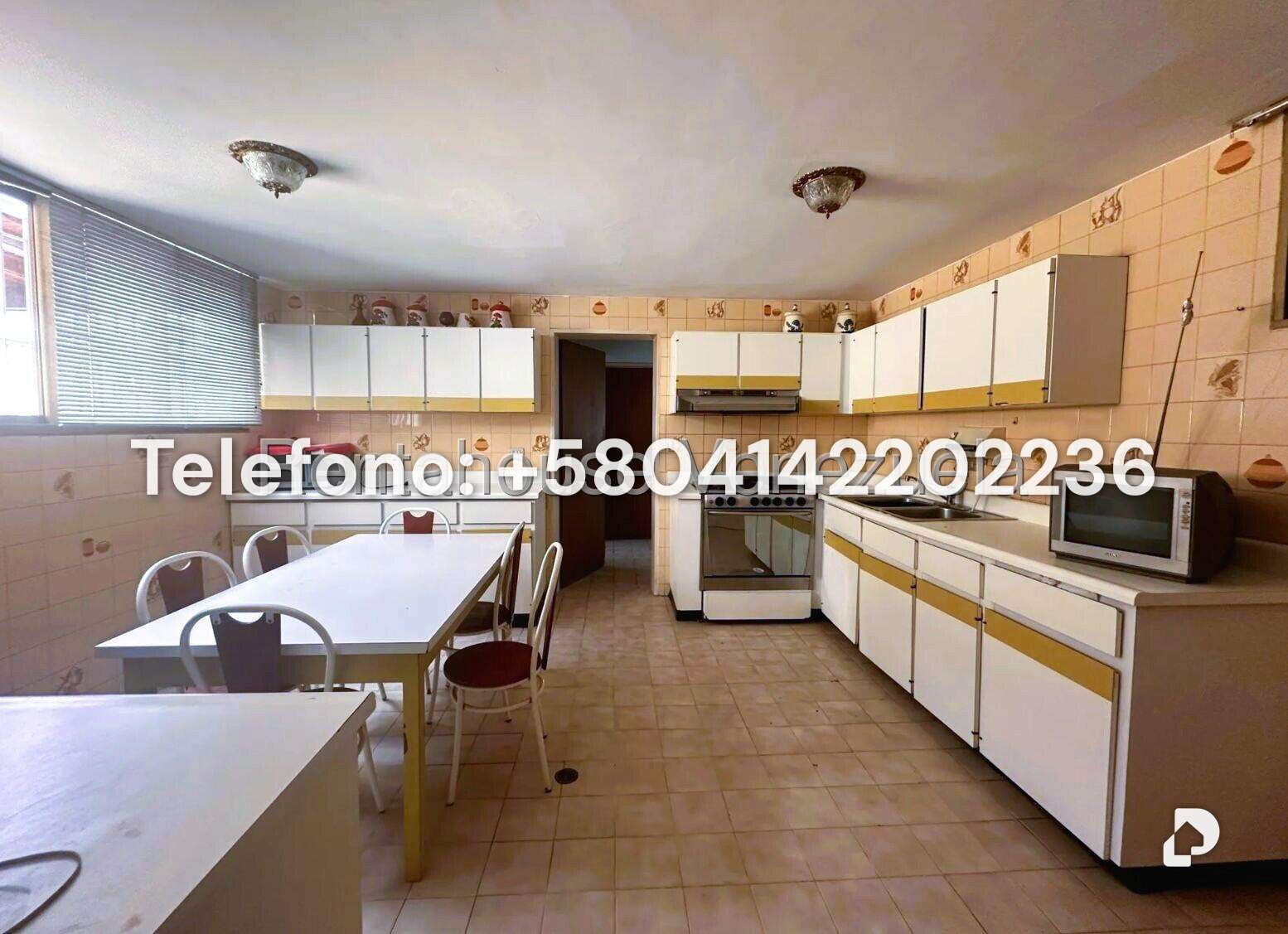 Casa en Alto Prado, Caracas – 18