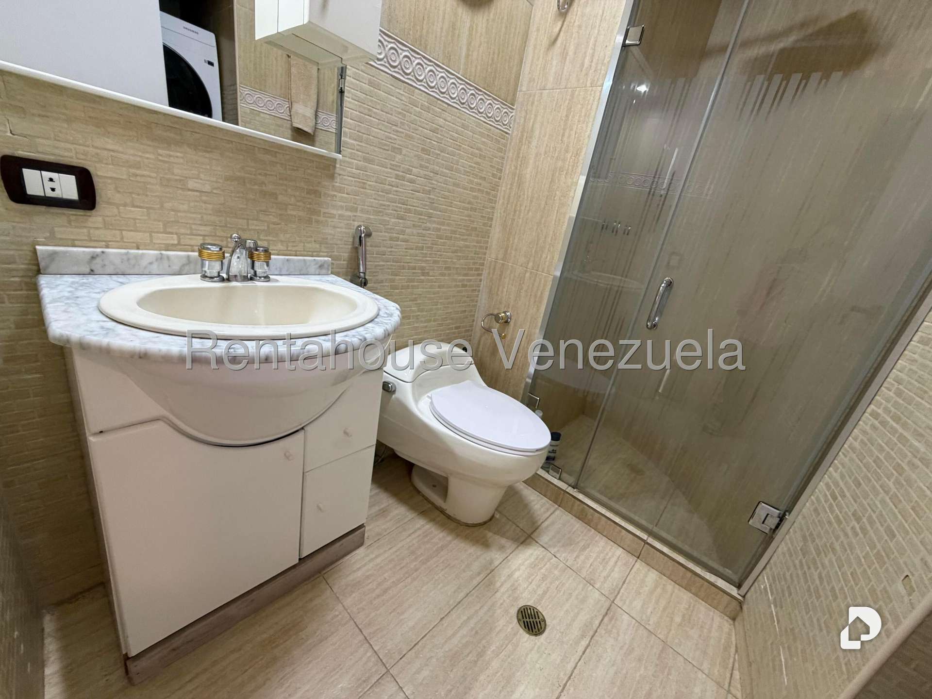 Apartamento en El Rosal, Caracas – 24