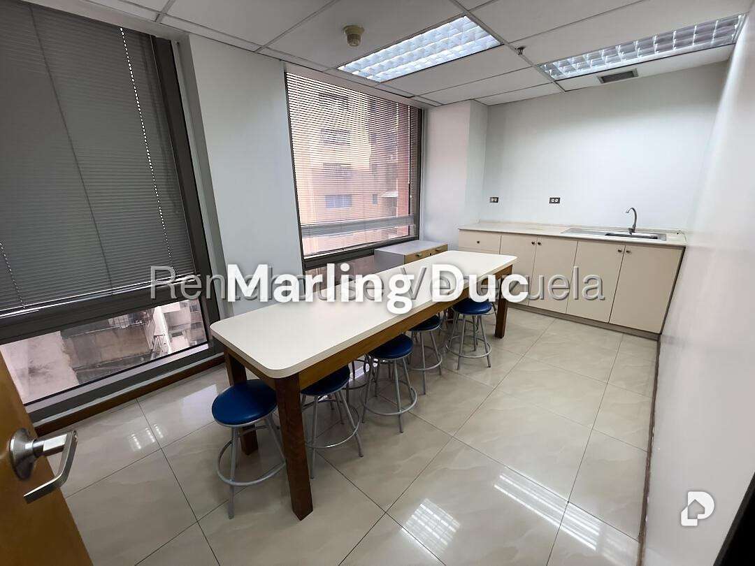 Oficina en Chacao, Caracas – 12