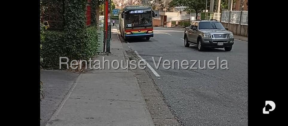 Apartamento en Lomas del Avila, Caracas – 2