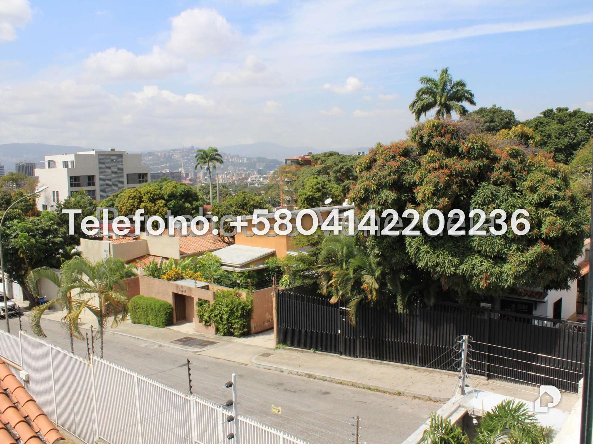 Casa en Altamira, Caracas – 95