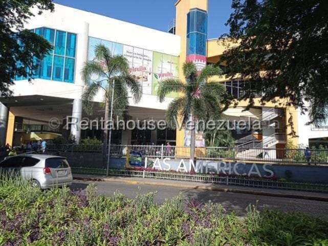 Local comercial en Las Delicias - 1