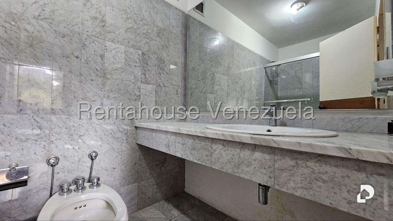 Apartamento en Campo Alegre, Caracas – 12