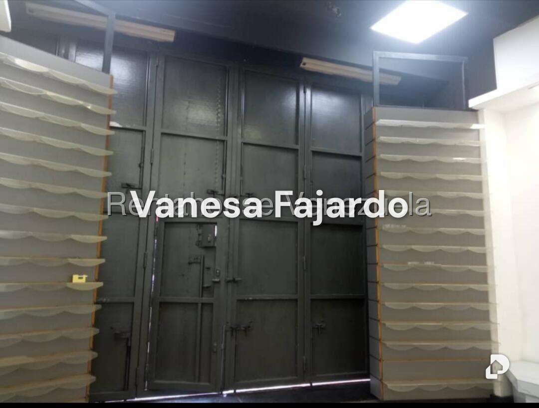 Local comercial en Parroquia Santa Rosalía, Caracas – 2