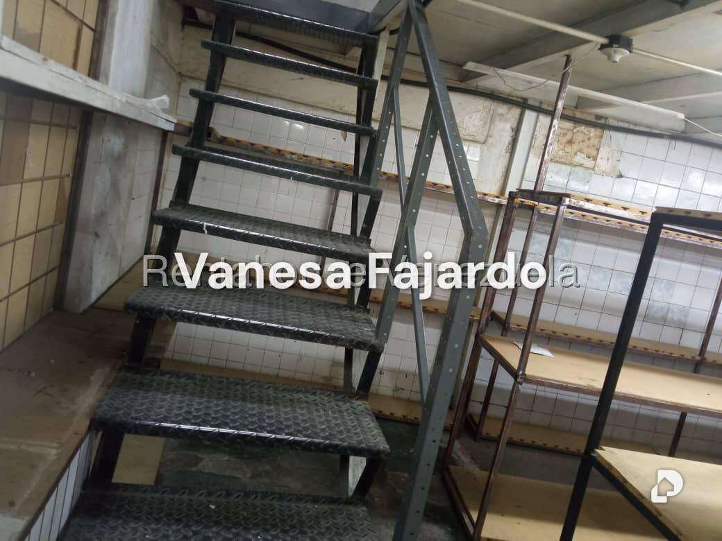 Local comercial en Parroquia Santa Rosalía, Caracas – 11