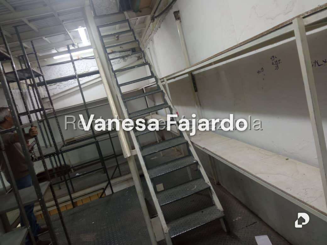 Local comercial en Parroquia Santa Rosalía, Caracas – 14
