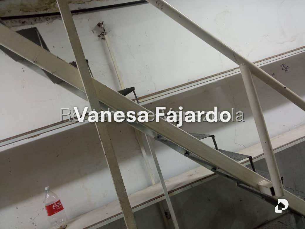 Local comercial en Parroquia Santa Rosalía, Caracas – 15