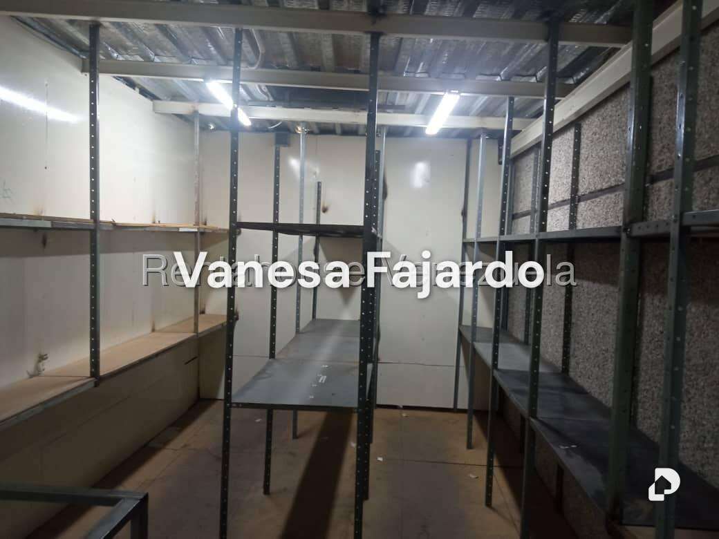 Local comercial en Parroquia Santa Rosalía, Caracas – 16