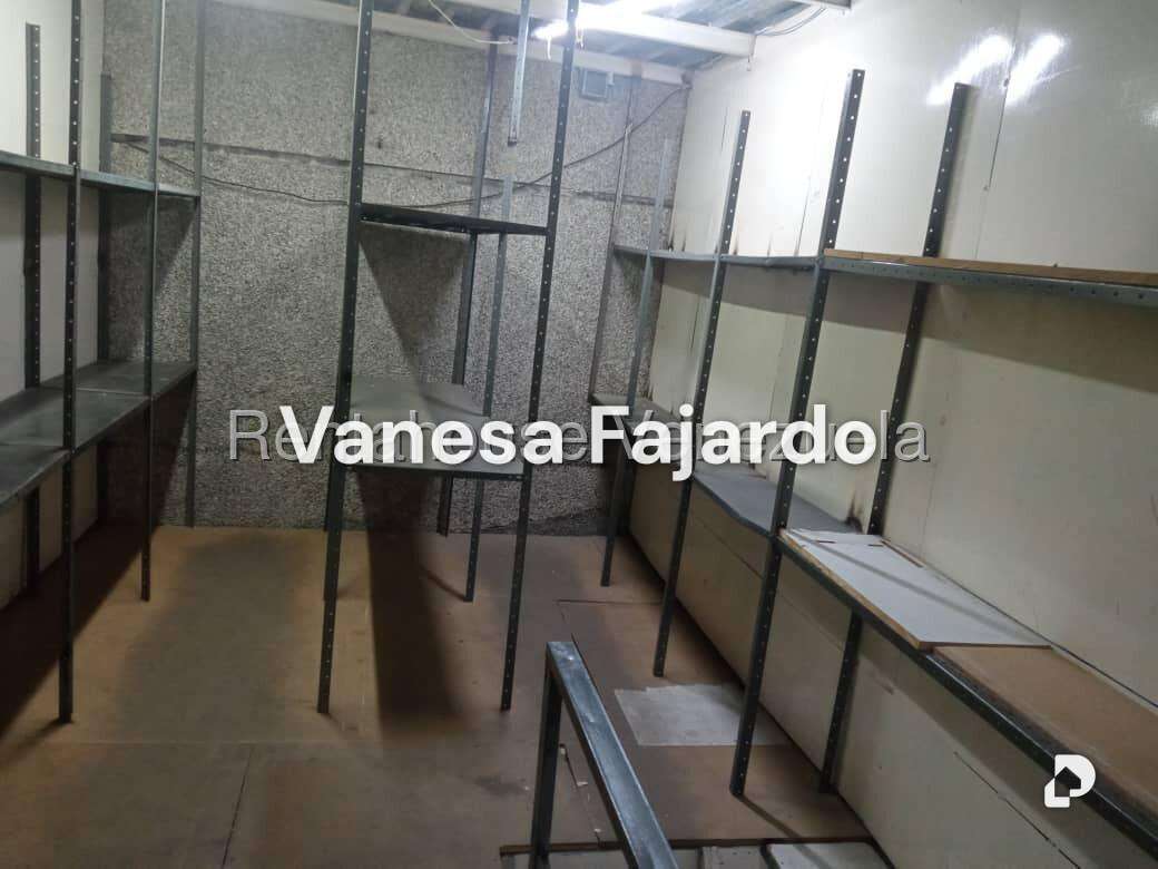 Local comercial en Parroquia Santa Rosalía, Caracas – 13