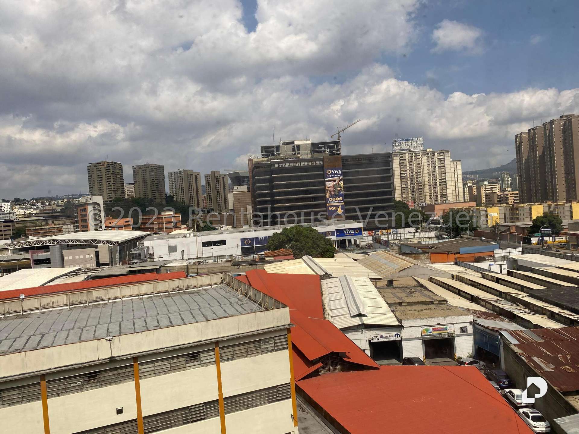 Building in Los Dos Caminos, Caracas – 13