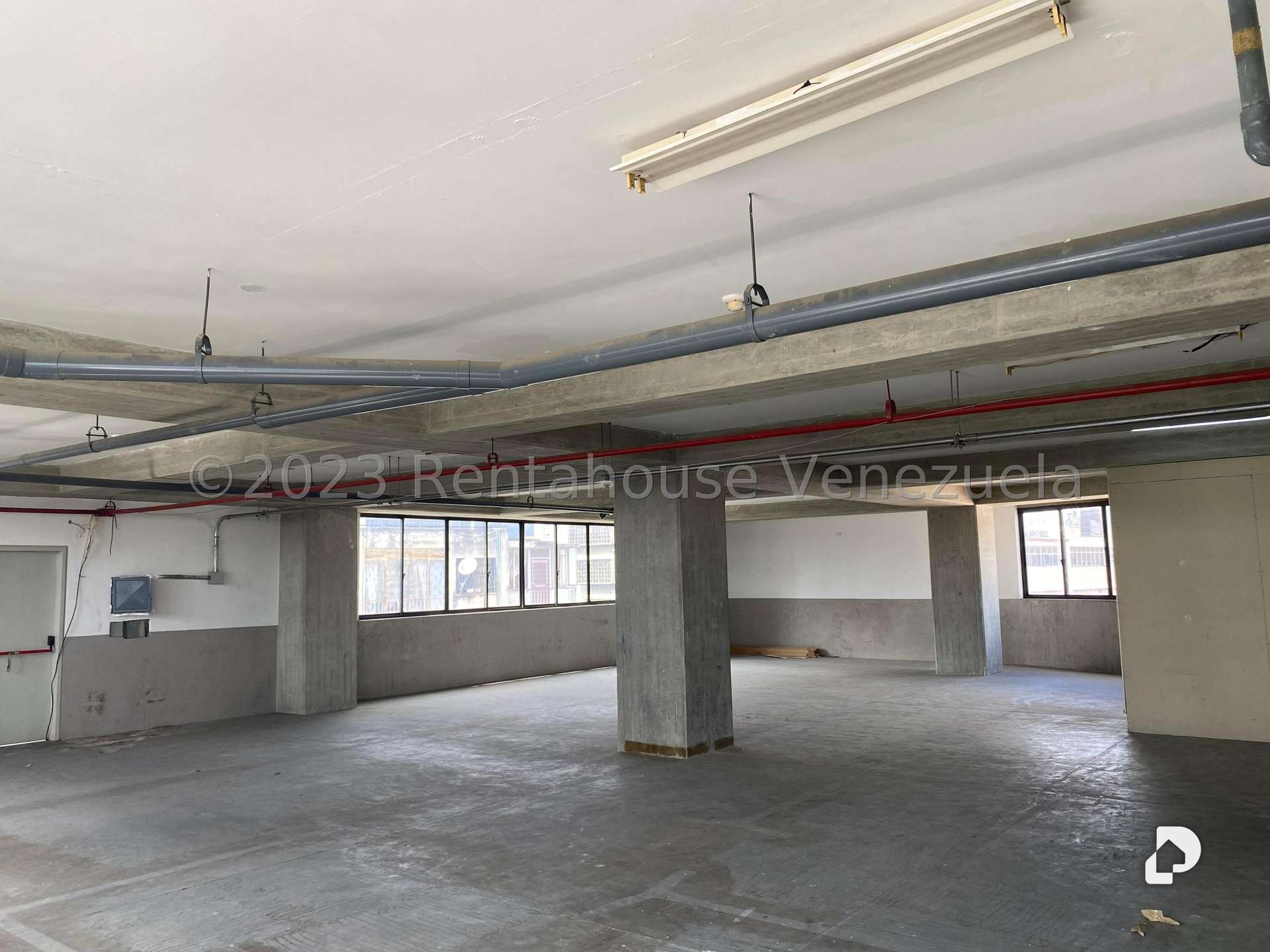 Building in Los Dos Caminos, Caracas – 17