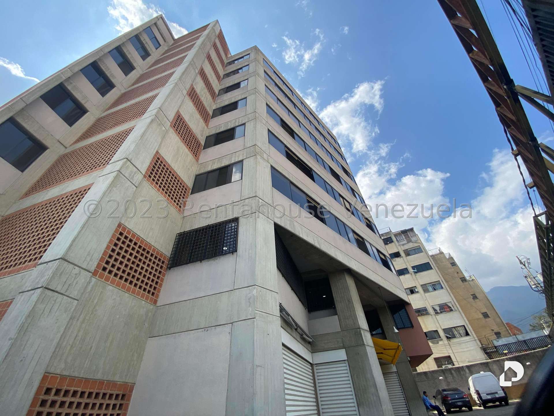 Building in Los Dos Caminos, Caracas – 7