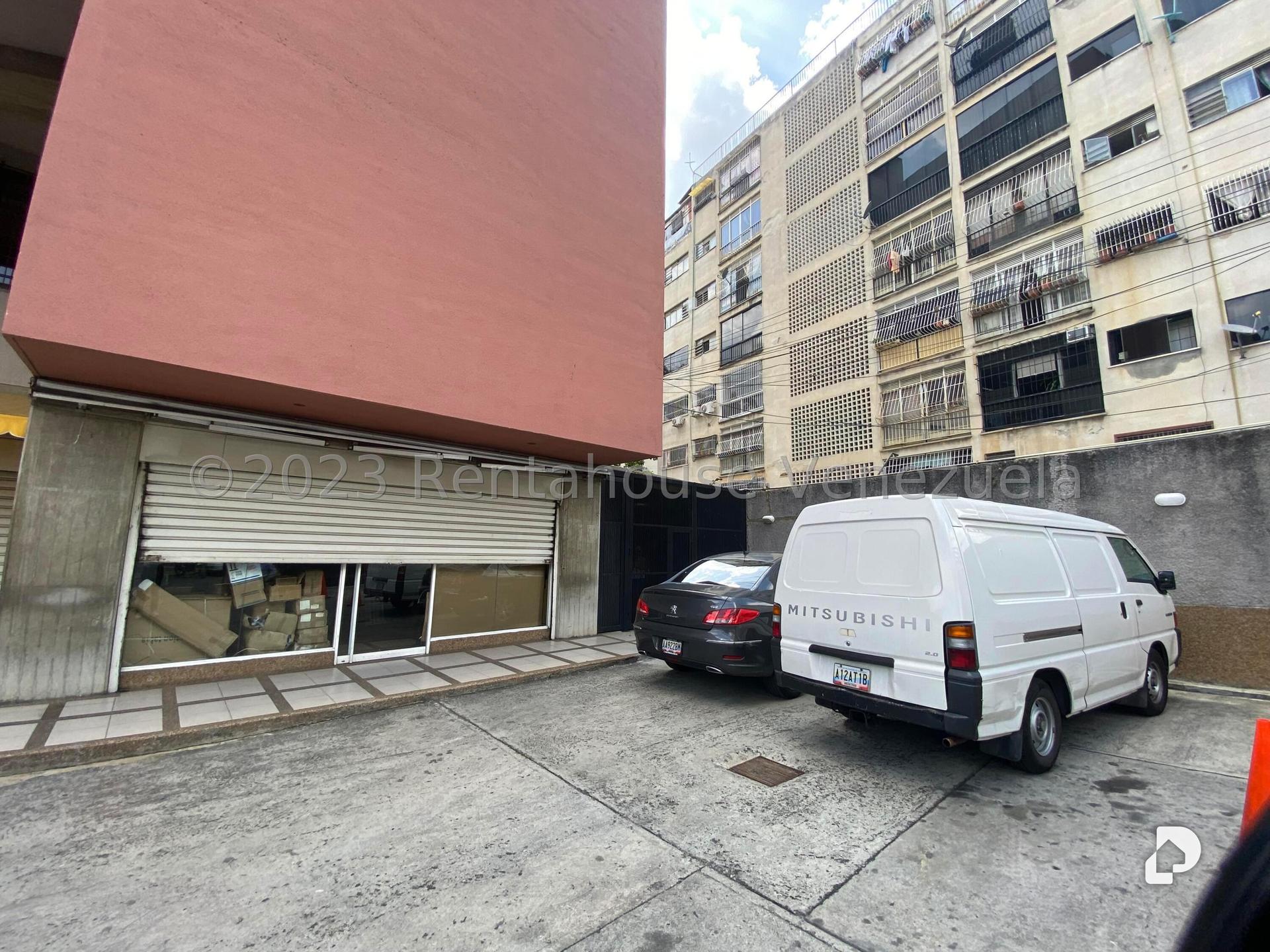 Building in Los Dos Caminos, Caracas – 2