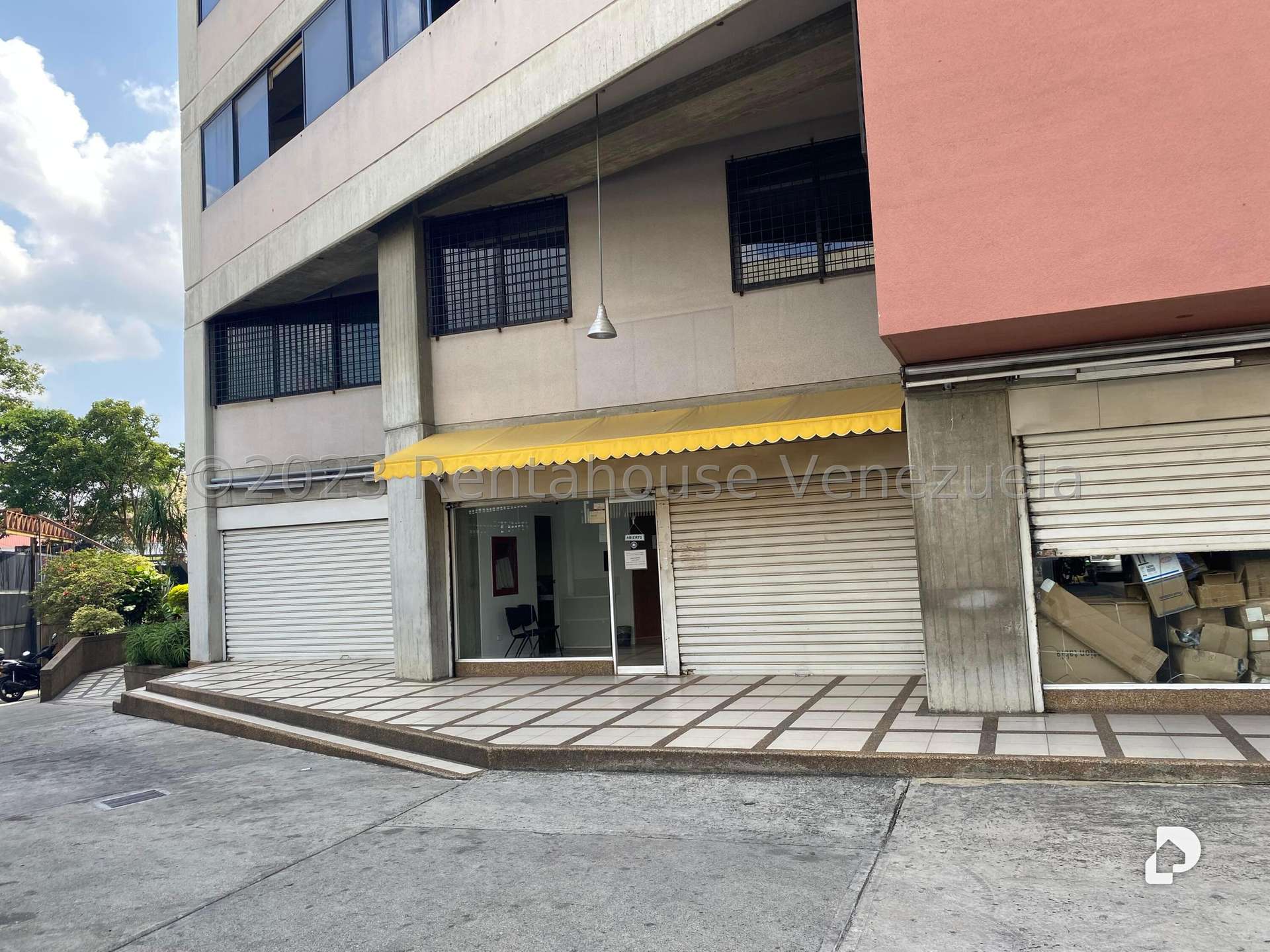 Building in Los Dos Caminos, Caracas – 4