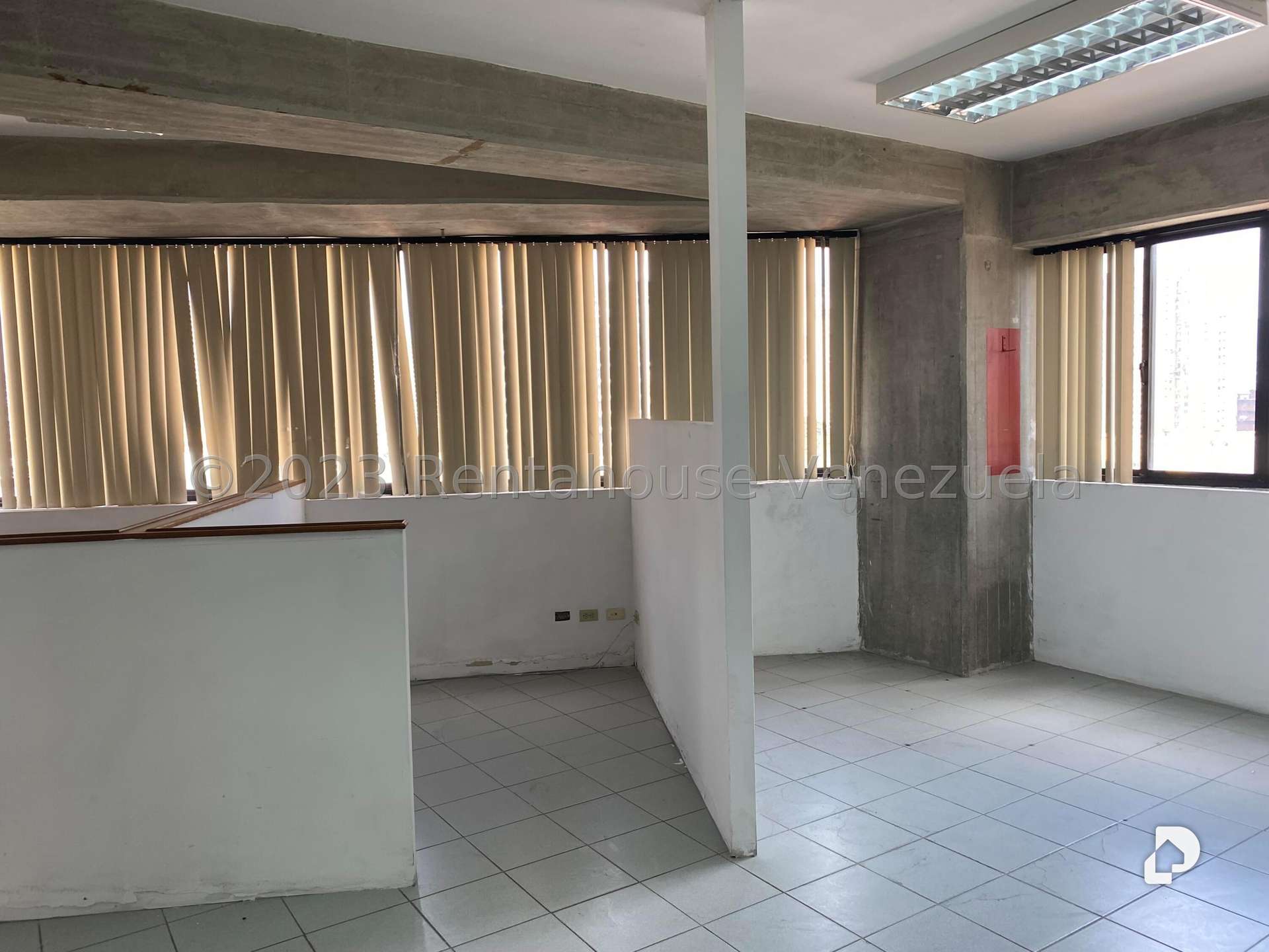 Building in Los Dos Caminos, Caracas – 25