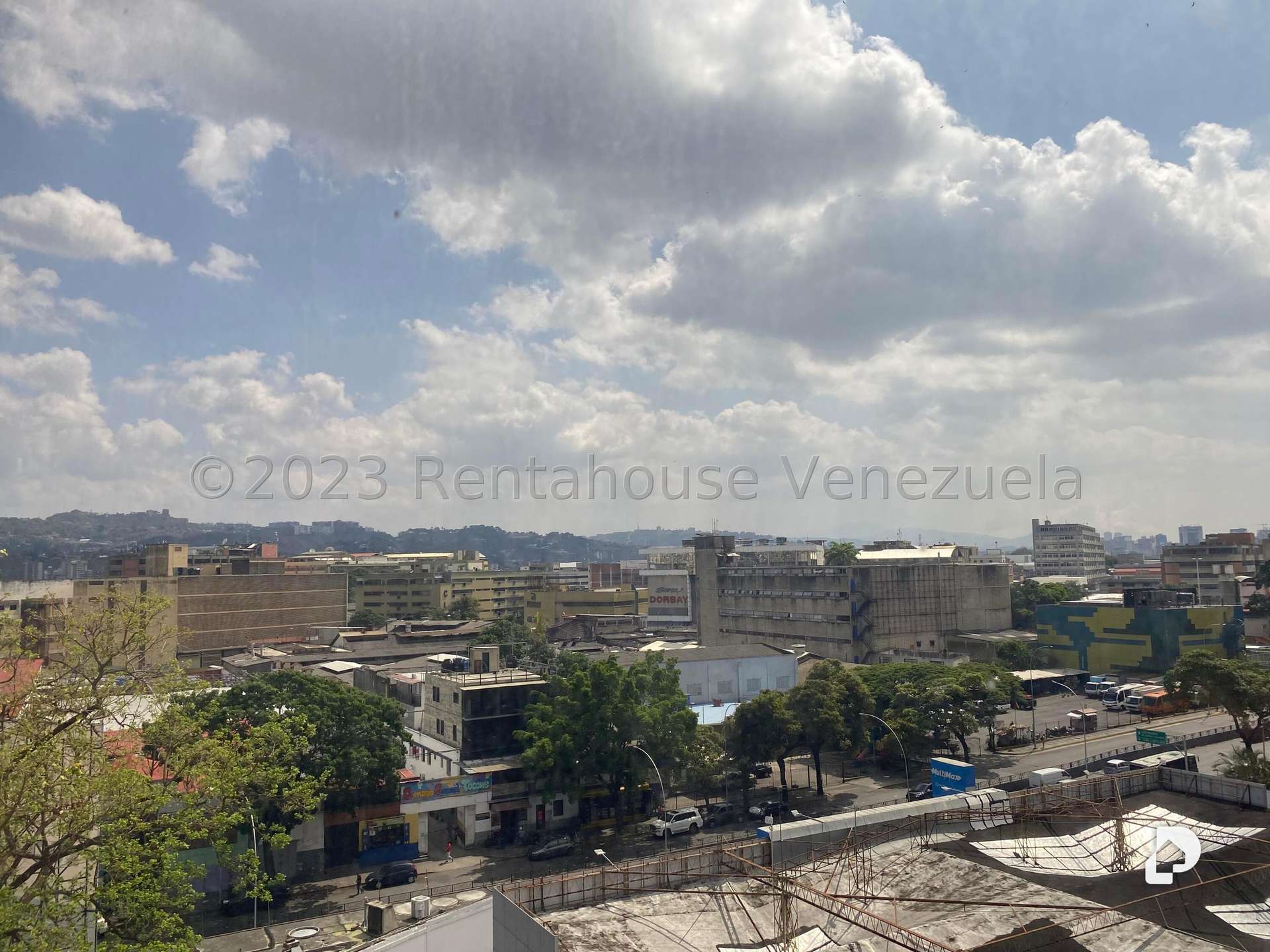 Building in Los Dos Caminos, Caracas – 18