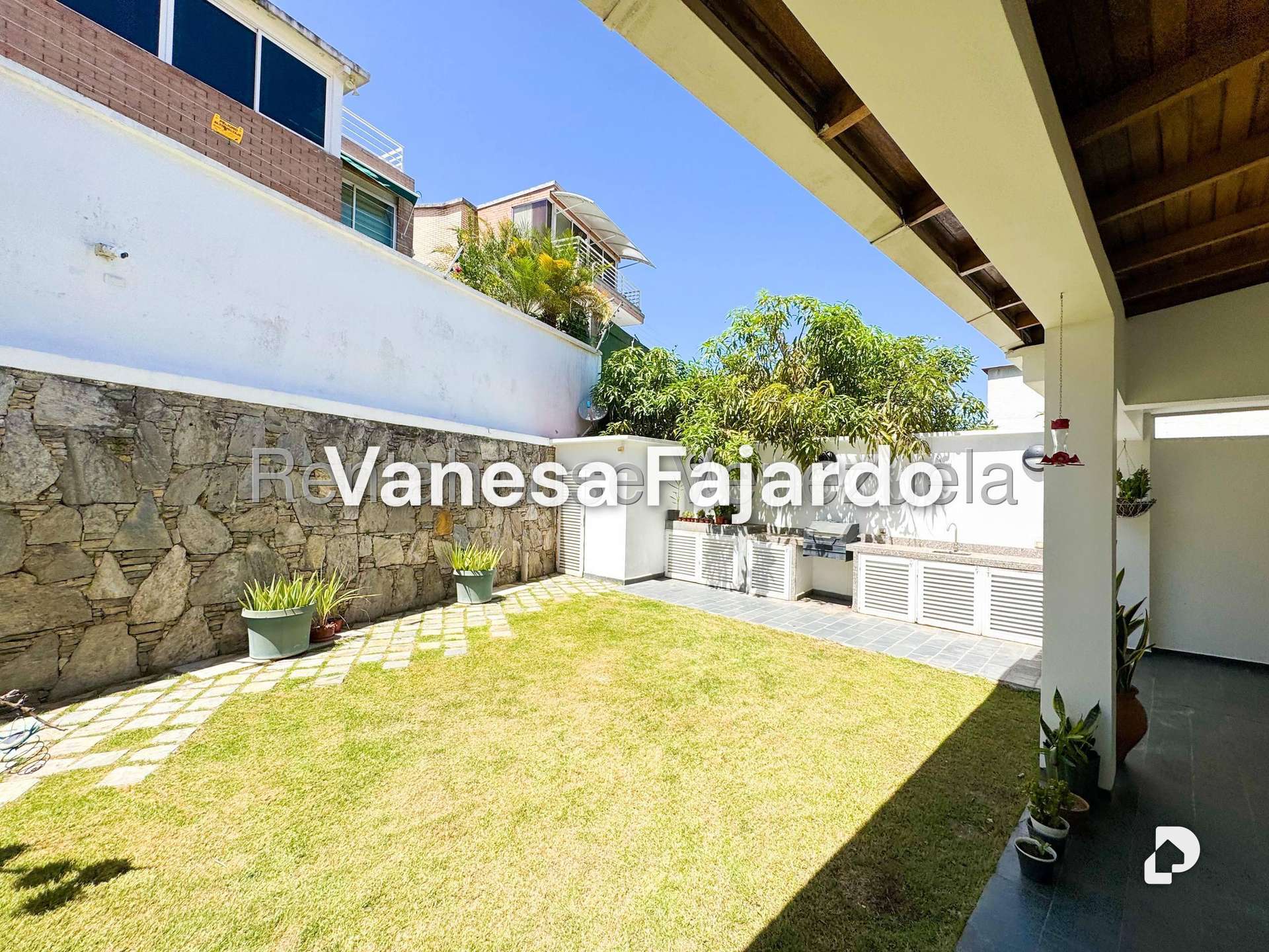 Casa en Prados del Este, Caracas – 29