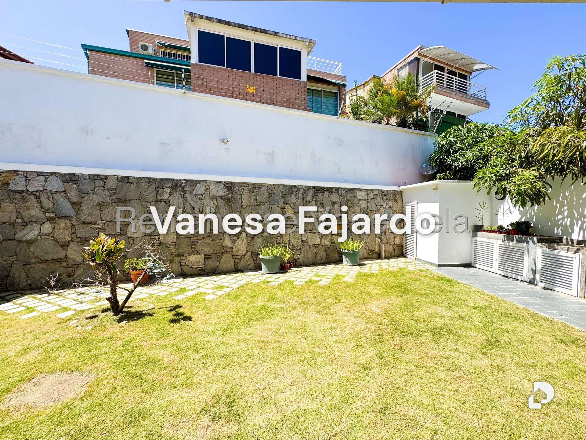 Casa en Prados del Este, Caracas – 26