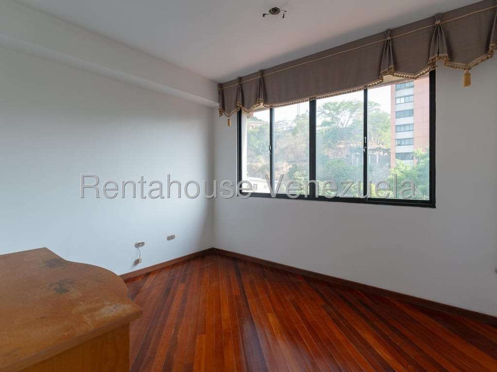 Apartamento en Lomas de Las Mercedes, Caracas