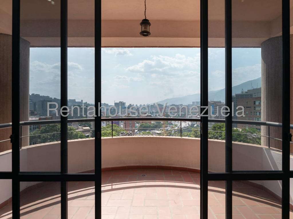 Apartamento en Lomas de Las Mercedes, Caracas