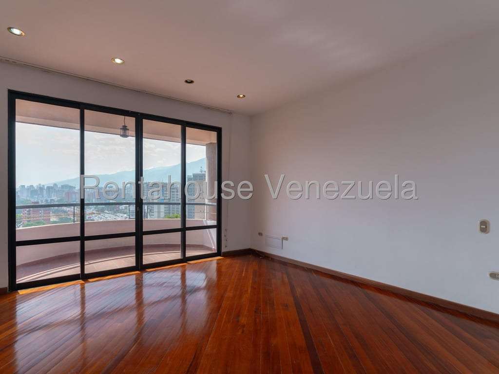 Apartamento en Lomas de Las Mercedes, Caracas