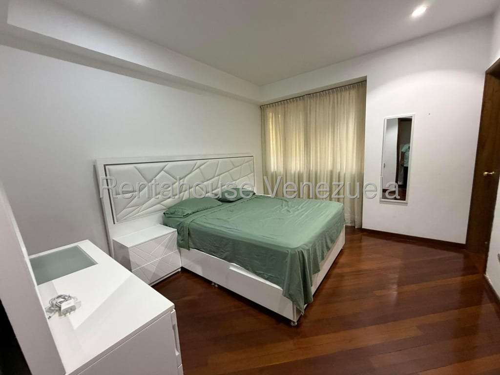 Apartamento en Lomas de Las Mercedes, Caracas