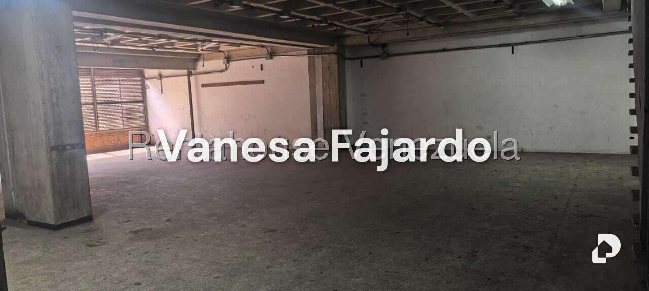 Local comercial en Catia, Caracas – 27
