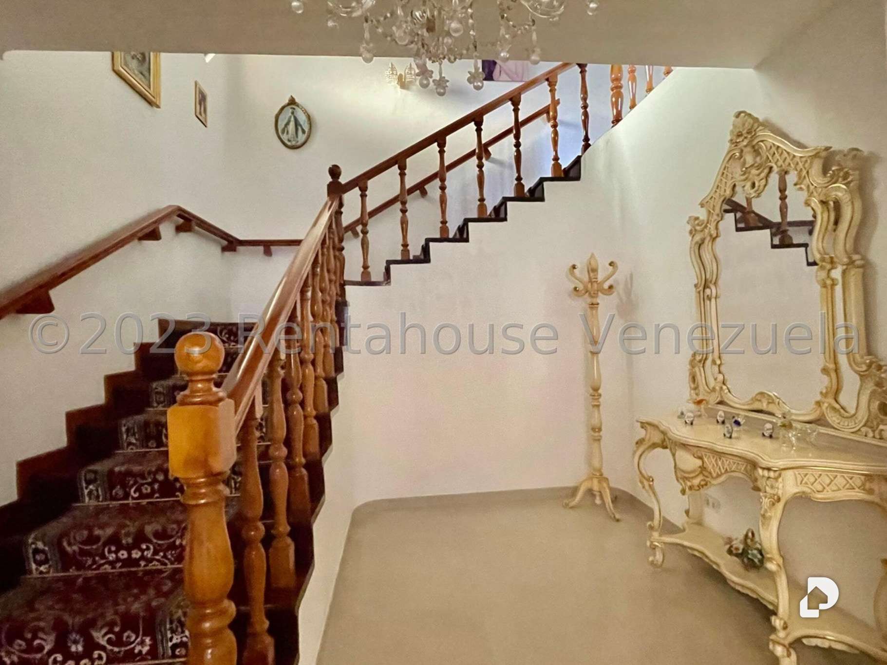 Casa en Santa Paula, Caracas – 25