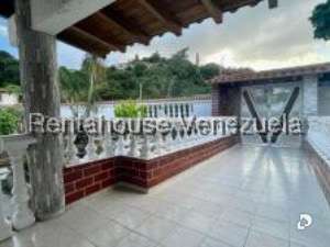 Casa en Santa Paula, Caracas – 2