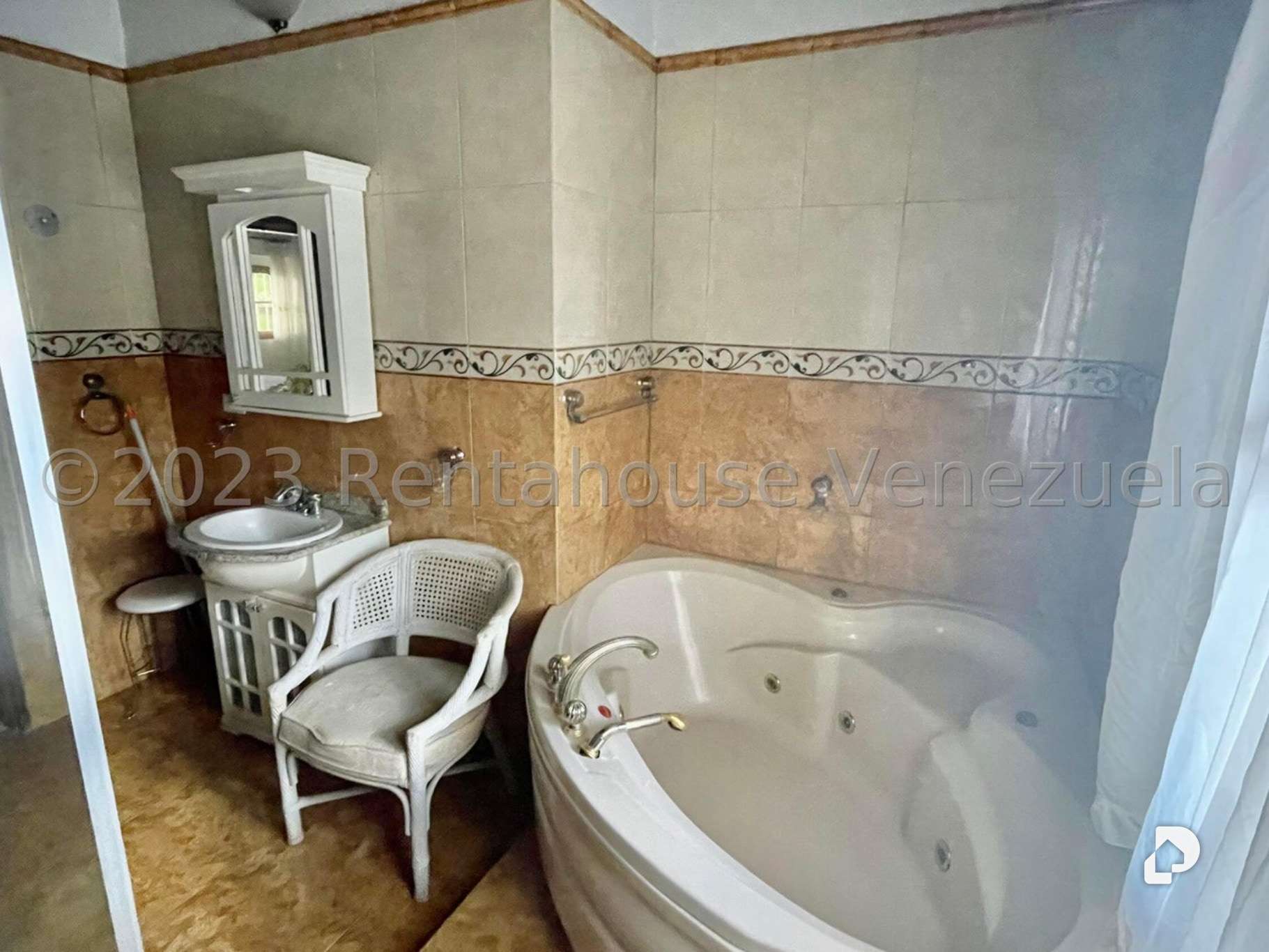 Casa en Santa Paula, Caracas – 31