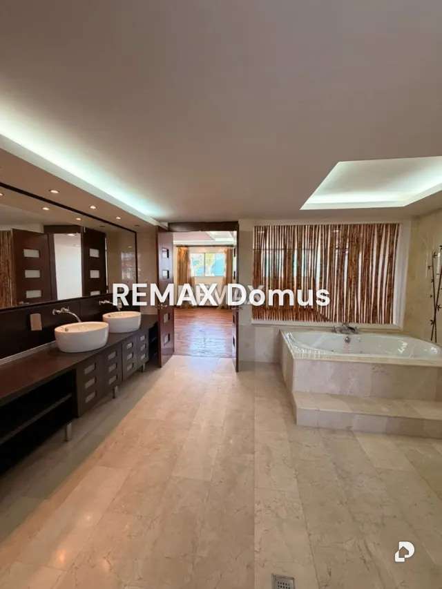Casa en Cumbres de Curumo, Caracas – 14