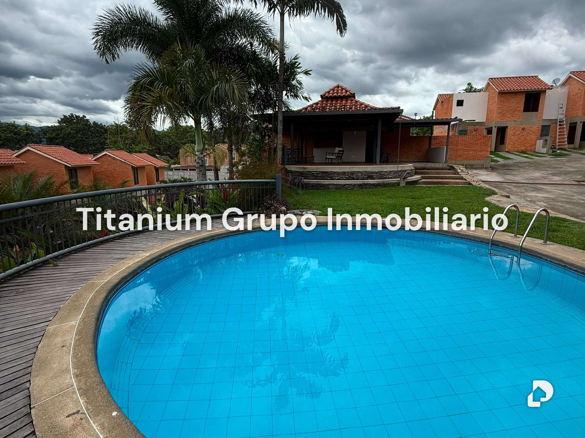 Townhouse en Altos de Guataparo, Valencia – 1