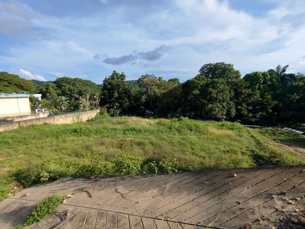Terreno en Colinas de Guataparo, Valencia - 1