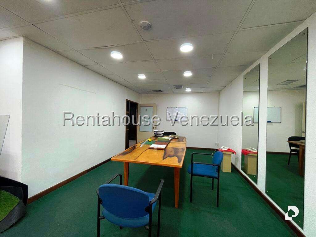 Local comercial en Los Samanes, Caracas – 33