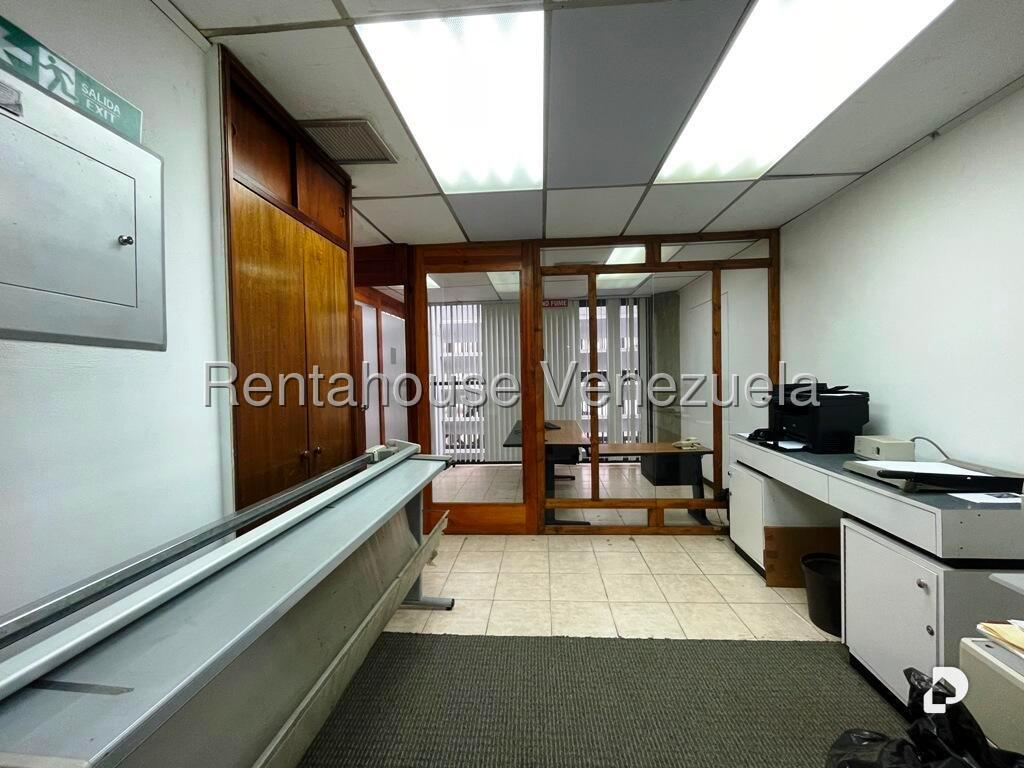 Local comercial en Los Samanes, Caracas – 3
