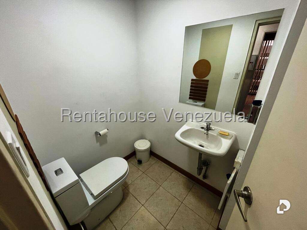Local comercial en Los Samanes, Caracas – 19