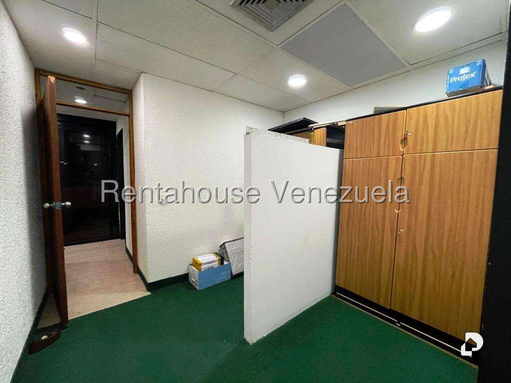 Local comercial en Los Samanes, Caracas – 41