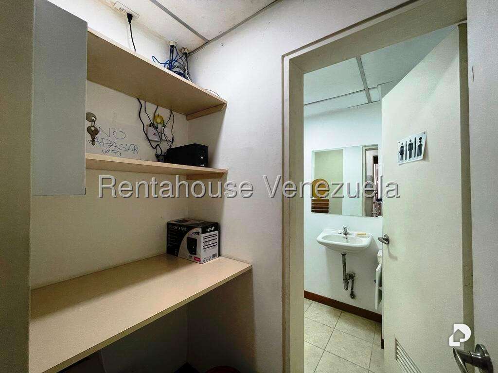 Local comercial en Los Samanes, Caracas – 18