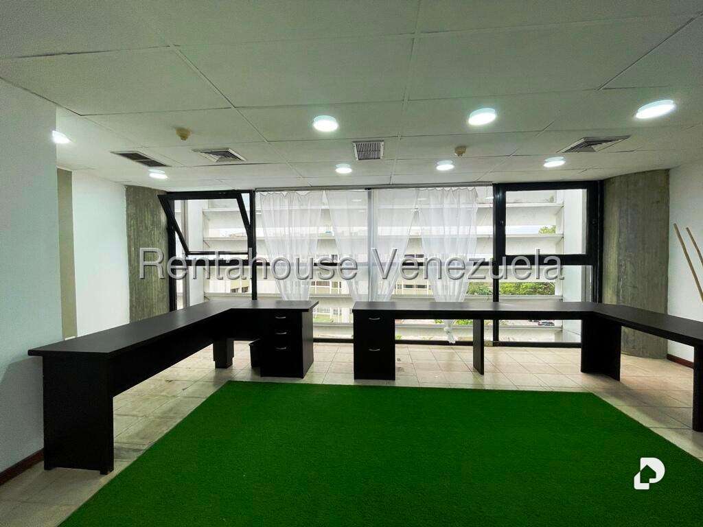 Local comercial en Los Samanes, Caracas – 28